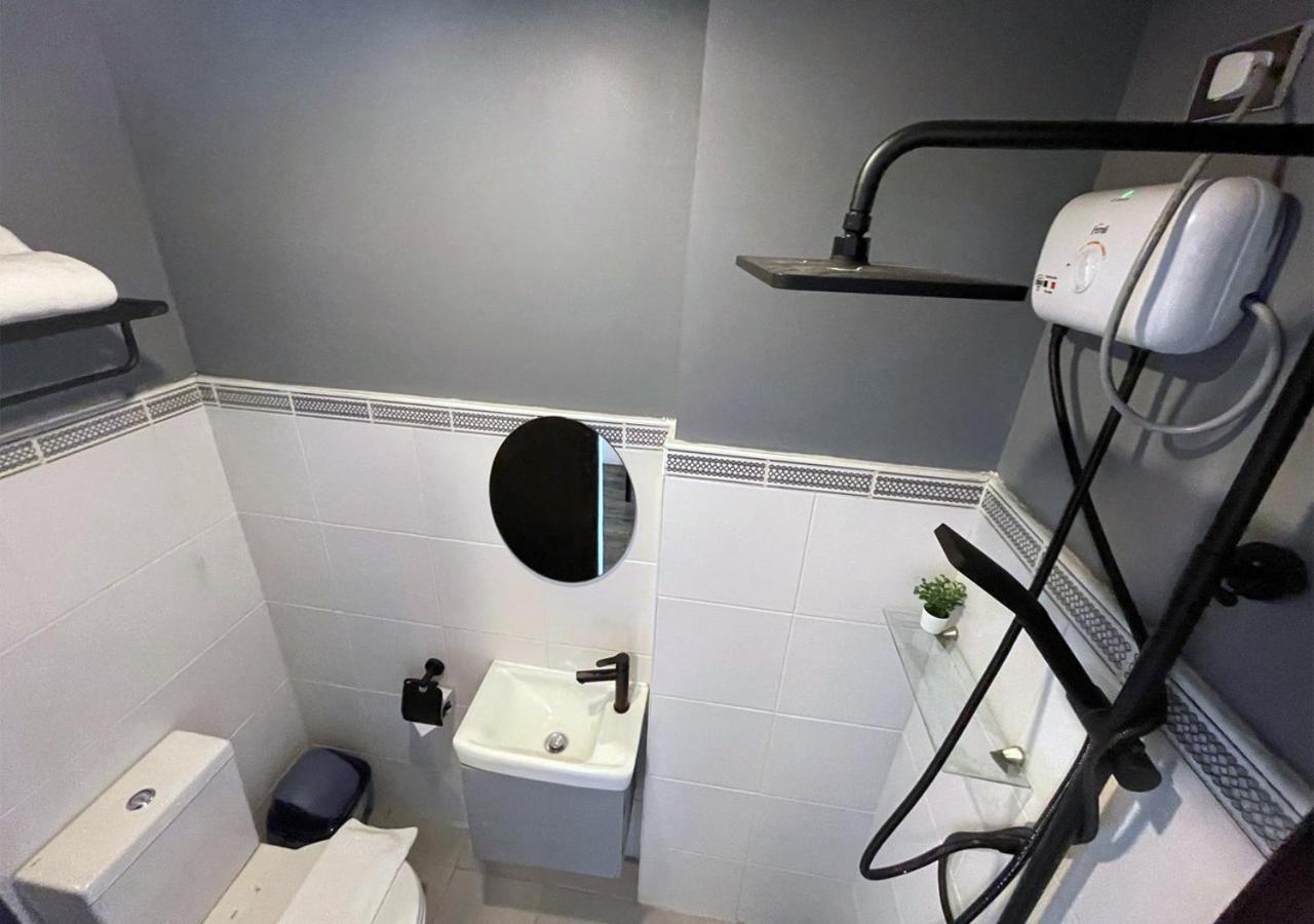 Mystay Hotel Bgc West Makati City Eksteriør bilde